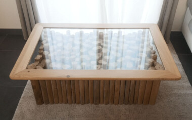 Contour de table en cèdre massif encastré sur plateau en verre Ajout d'un cadre sur plateau de verre