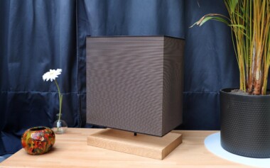 Lampe à poser avec socle chêne et abat jour rectangulaire Création Lampe à poser TOWER