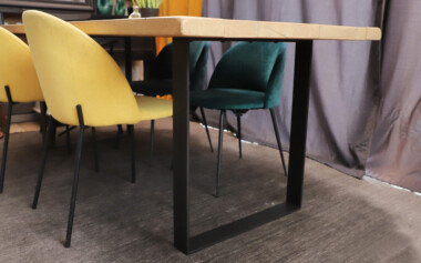 Piètement métal en acier noir mat pour table Fabrication pied en métal noir mat pour table hêtre