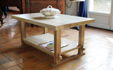 Table basse en chêne massif avec étagère modulable Tables basse bois massif étagère modulable