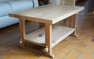 Table basse en chêne massif avec étagère modulable Tables basse bois massif étagère modulable