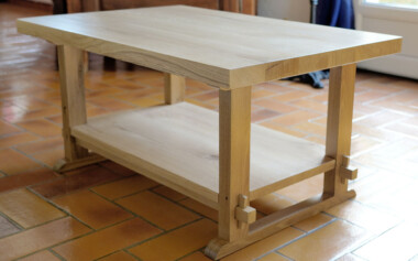 Table basse en chêne massif avec étagère modulable Tables basse bois massif étagère modulable