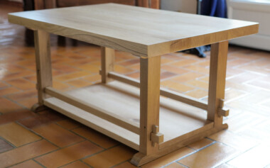 Table basse en chêne massif avec étagère modulable Tables basse bois massif étagère modulable