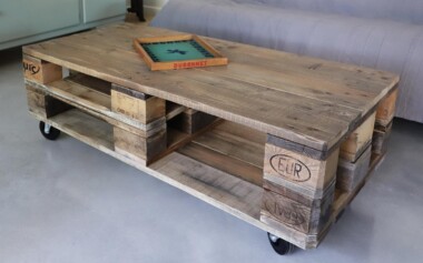 Table basse en palette avec grande et petites niches de rangement table basse en bois de palette recyclé et transformé