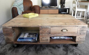 Table basse en palette avec tiroirs et niches de rangement table basse en bois de palette recyclé et transformé