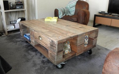 Table basse en palette avec tiroirs et niches de rangement table basse en bois de palette recyclé et transformé